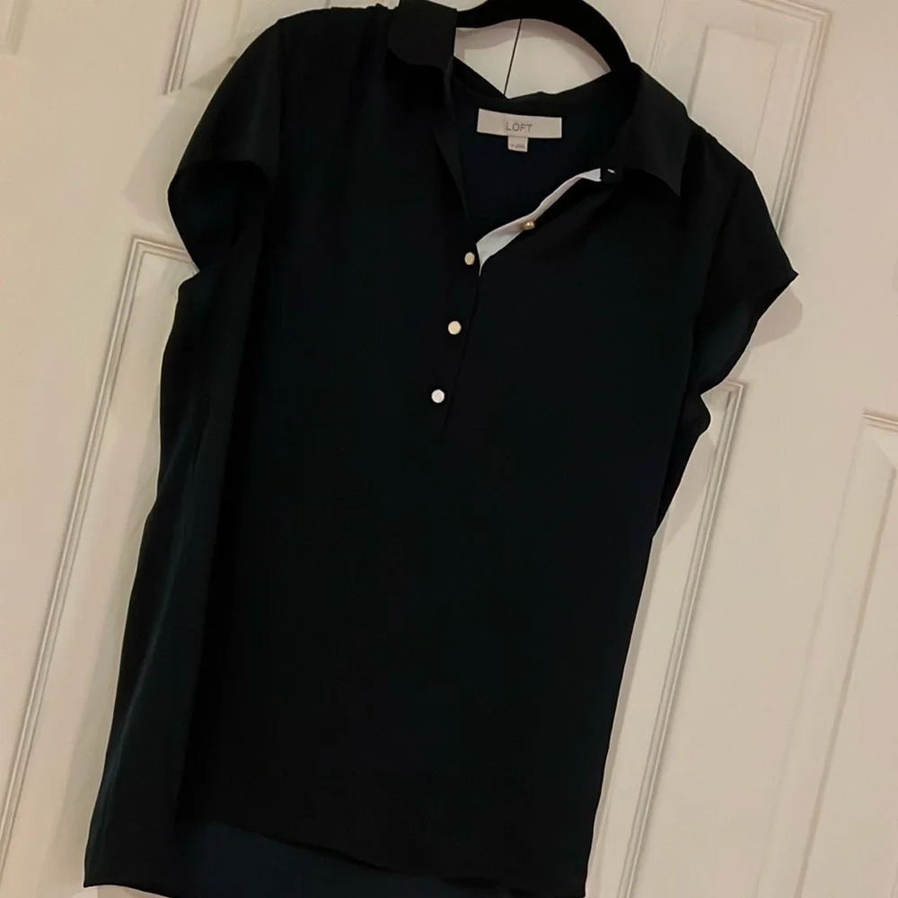 Loft navy silky cap sleeve blouse with buttons Sz M